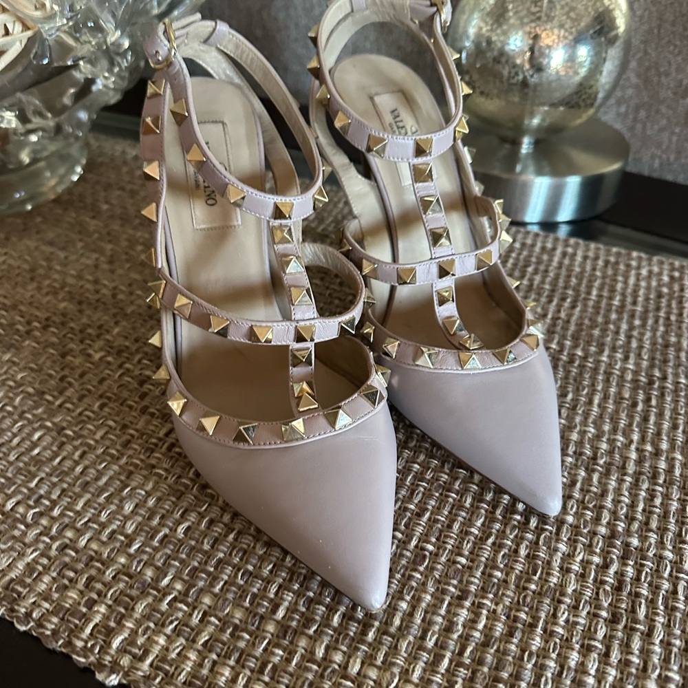 Valentino Pouche “Blush Pink” matte Rockstud Heels